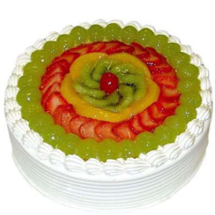 Premium fresh fruits cake