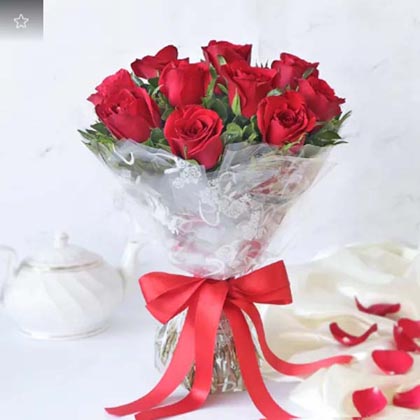 Bouquet of 10 Elegant Roses