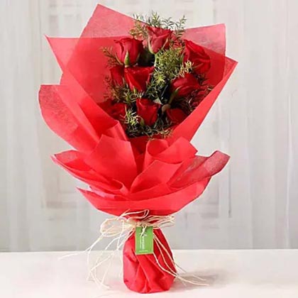 Enchanting 10 Red Roses Bouquet