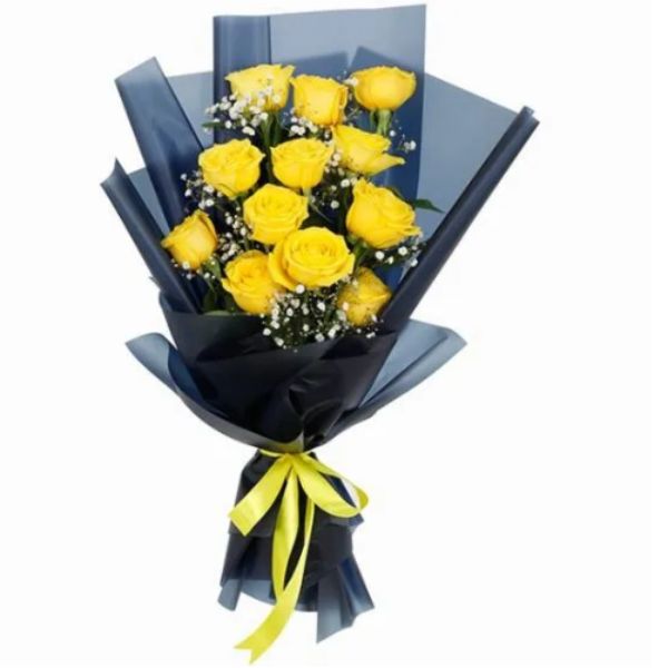 Bunch of 12 Yellow Roses in Crepe