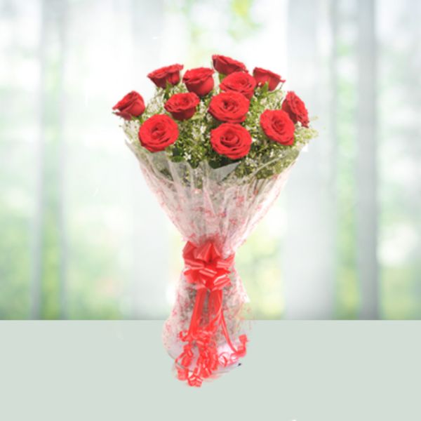 Beautiful flowers bunch of 12 red roses